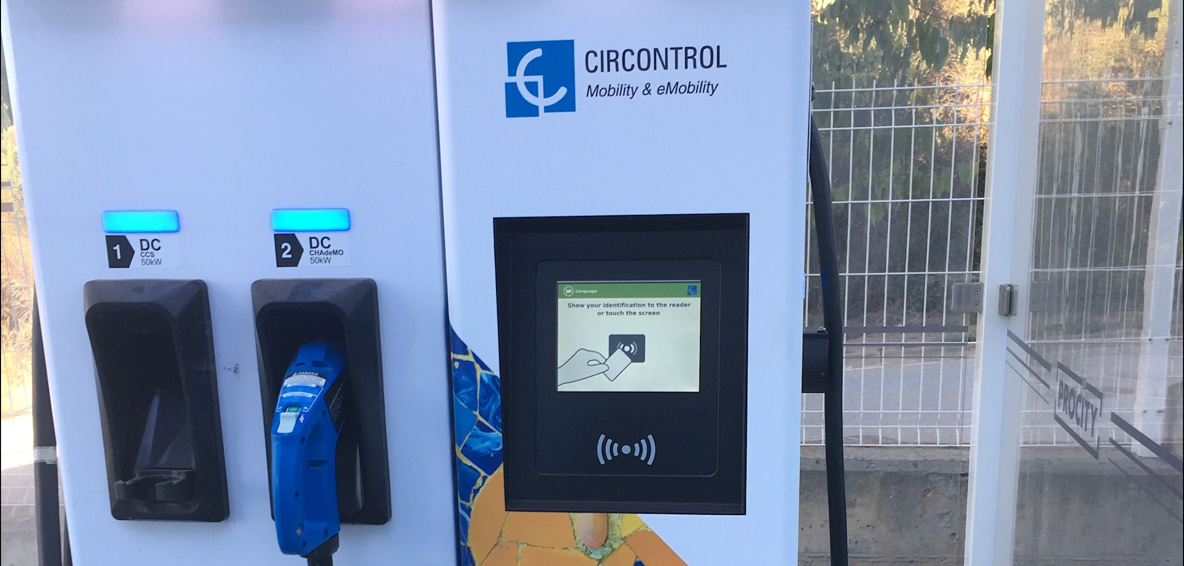 Touchscreen technology for ultrafast electric vehicle charging