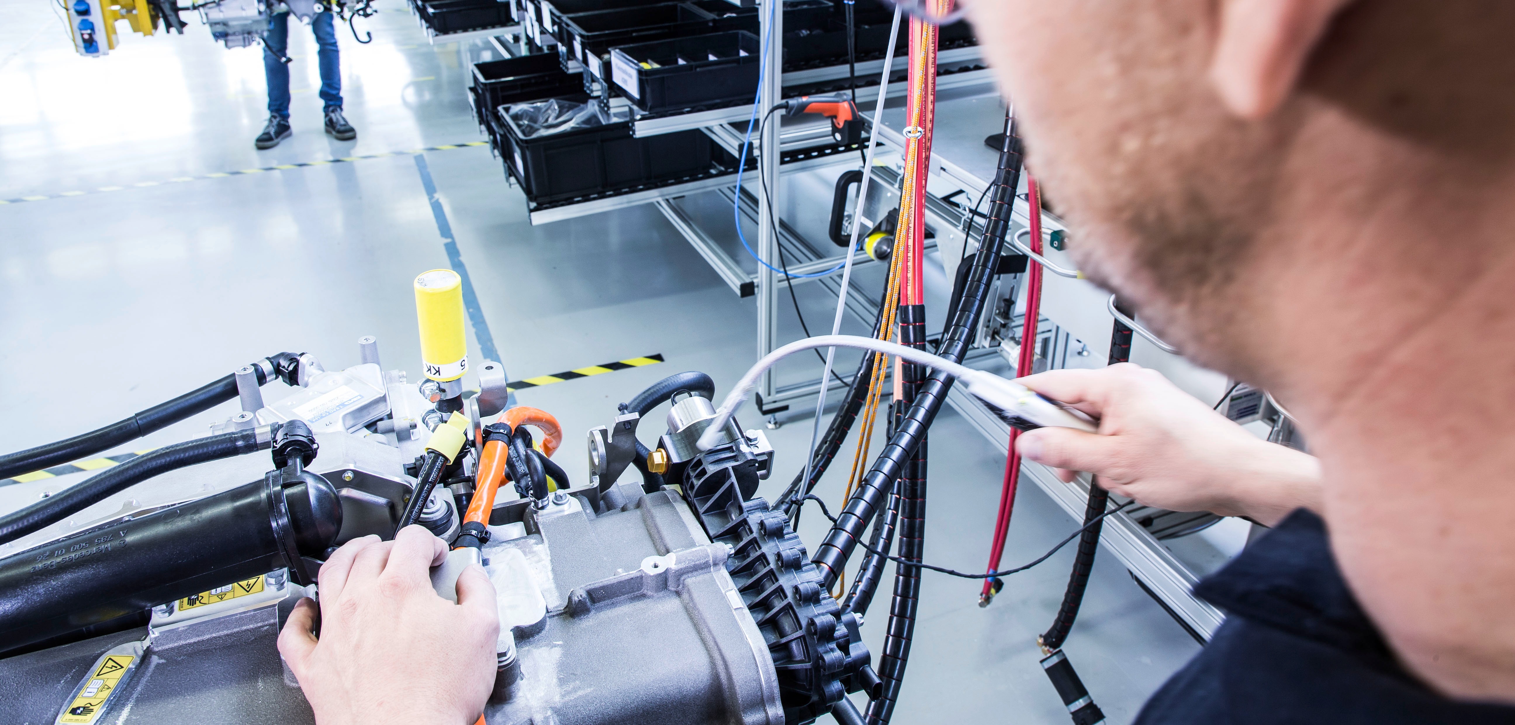 Volvo and Daimler announce fuel cell joint venture Electric & Hybrid Vehicle Technology