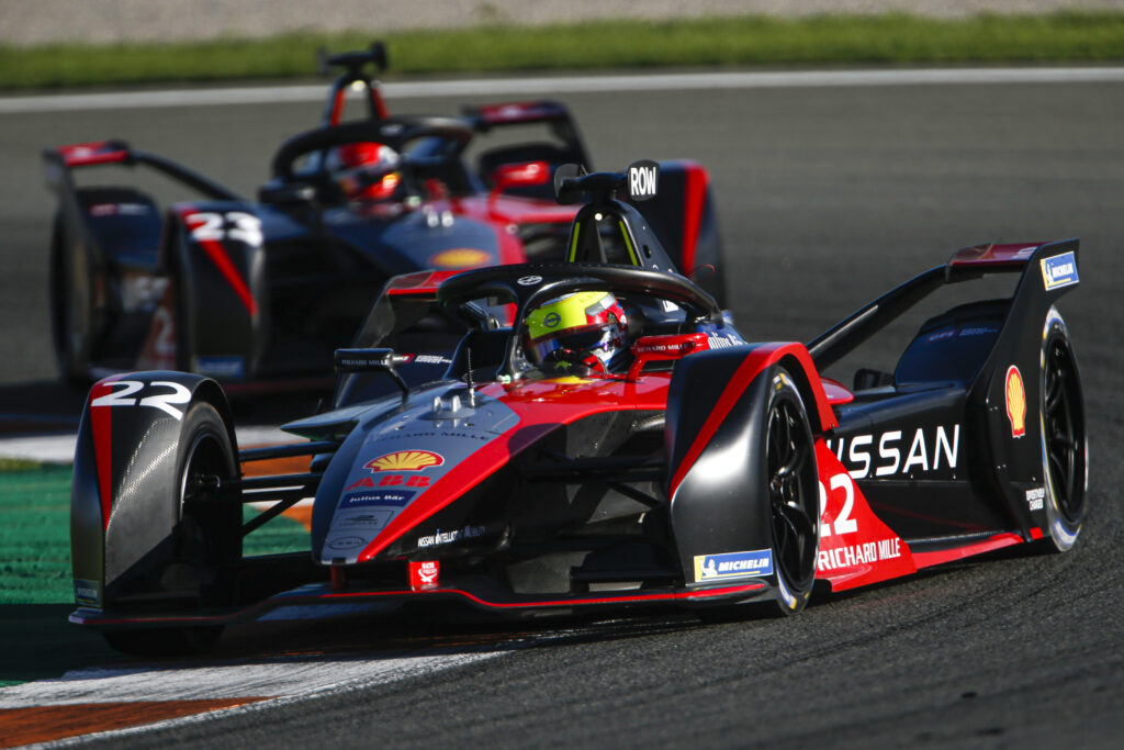 Nissan e.dams Formula E team and DuPont collaborate on EV performance
